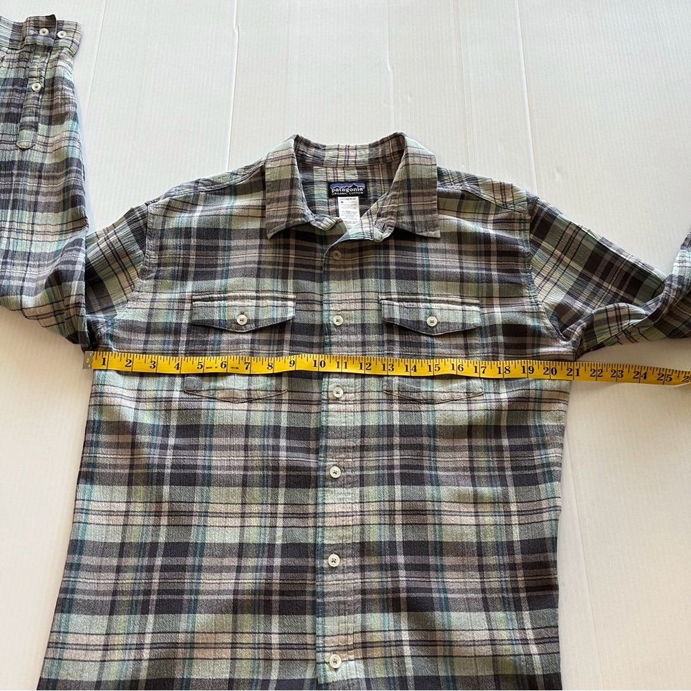Patagonia Organic Cotton Plaid Button Up Shirt Green/Charcoal Size Med - Picture 8 of 9